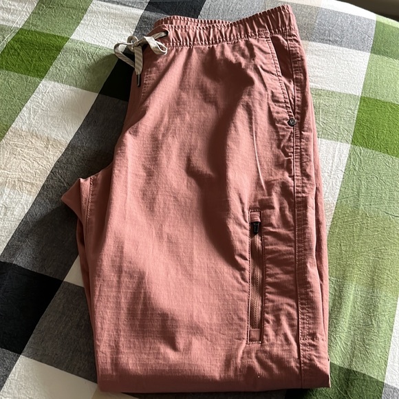 Vuori Ripstop Pants - Picture 2 of 12